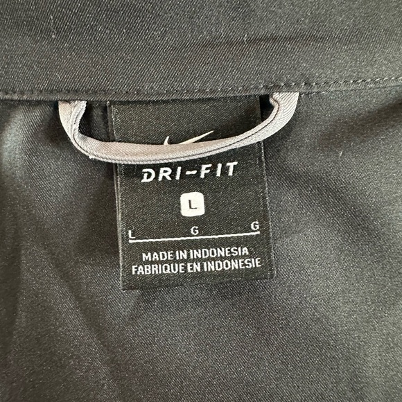 NIKE Men's Team Running
Jacket Full Zip Up - Standard
Fit black/gray Dri fit - Picture 8 of 9